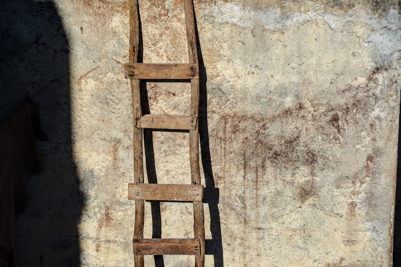Rickety Ladder Right Equipment